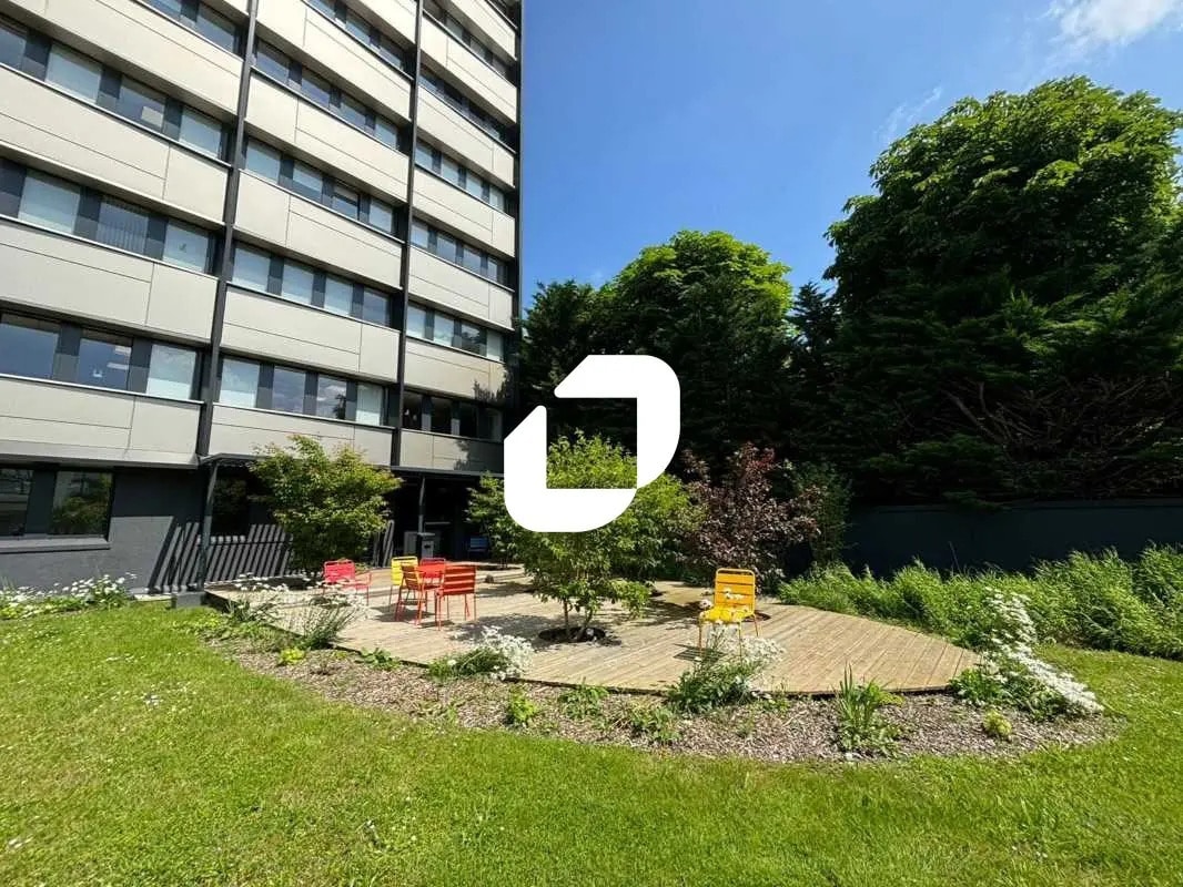 Office in Rueil-Malmaison to rent Building Photo- Image 1 of 9