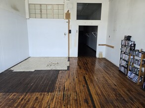 208 S Pulaski St, Baltimore, MD for rent Interior Photo- Image 1 of 6