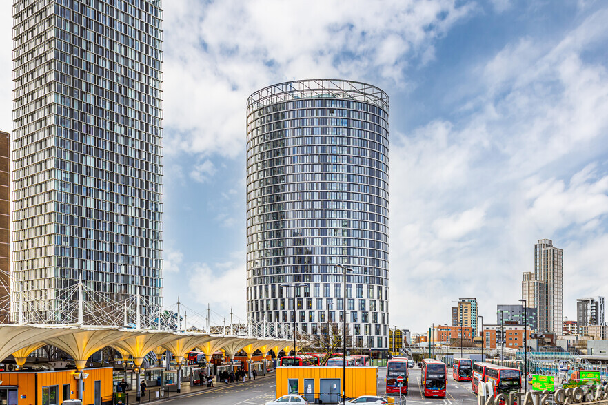 Station St, London for rent - Primary Photo - Image 1 of 16