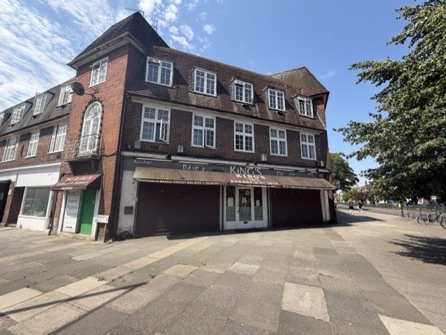 Market Place, London to rent Building Photo- Image 1 of 4