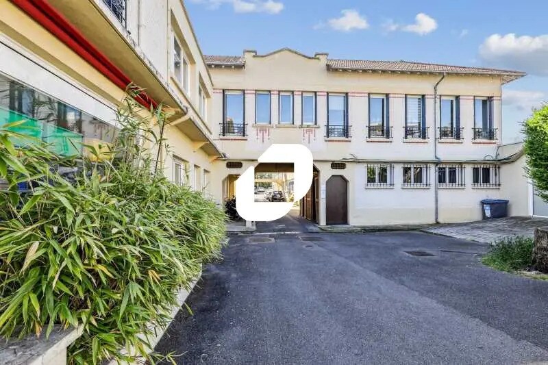 Office in Nanterre to rent - Building Photo - Image 1 of 16