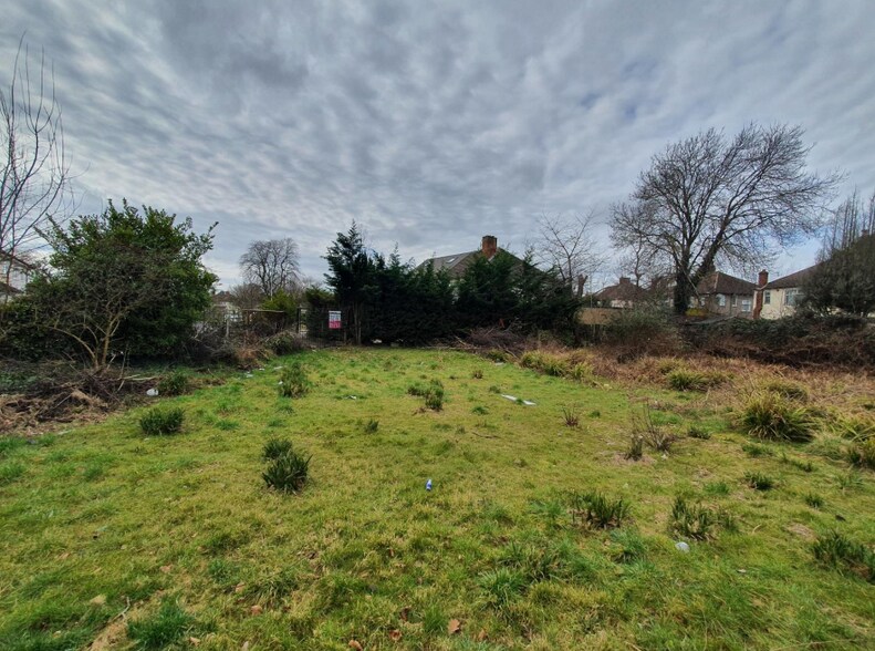 Barton Green, New Malden for sale - Building Photo - Image 1 of 1