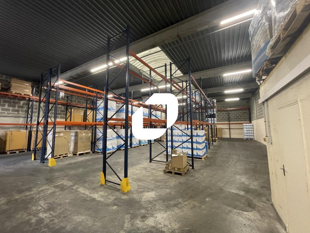 Light Industrial in Noisy-le-Grand to rent Building Photo- Image 1 of 5