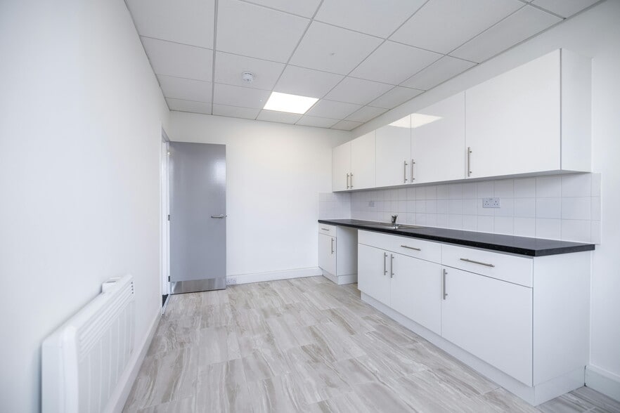 Bilton Rd, Greenford to rent - Interior Photo - Image 3 of 14
