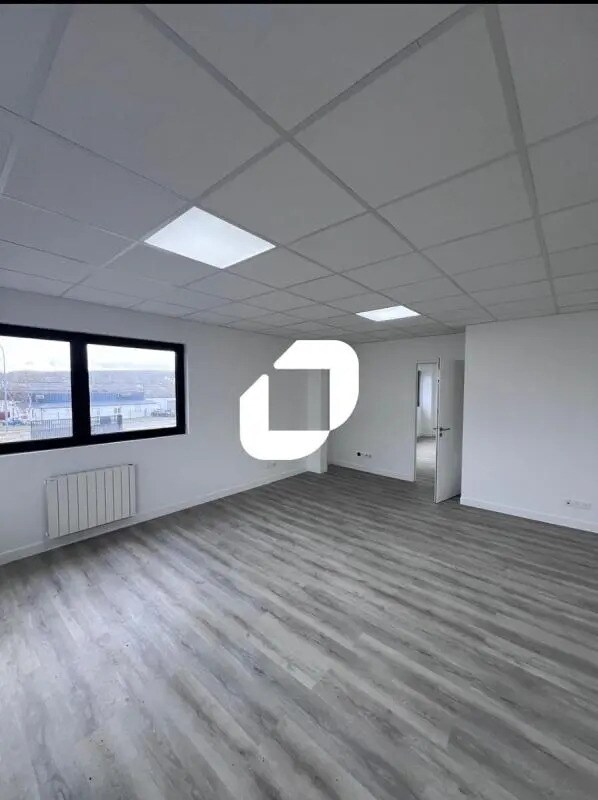 Office in Meaux to rent Interior Photo- Image 1 of 6