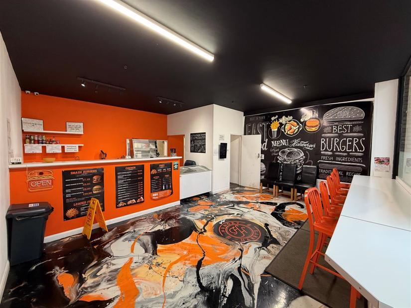 2-24 The Row, New Ash Green to rent Interior Photo- Image 1 of 4