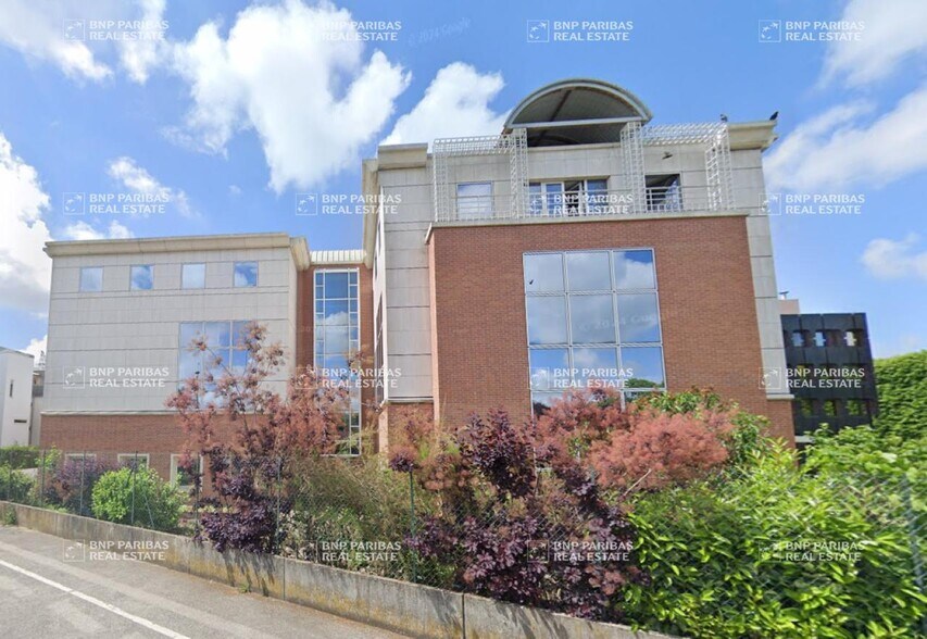 108 Rue Du Lieutenant Petit Leroy, Chevilly-Larue for sale - Building Photo - Image 2 of 3