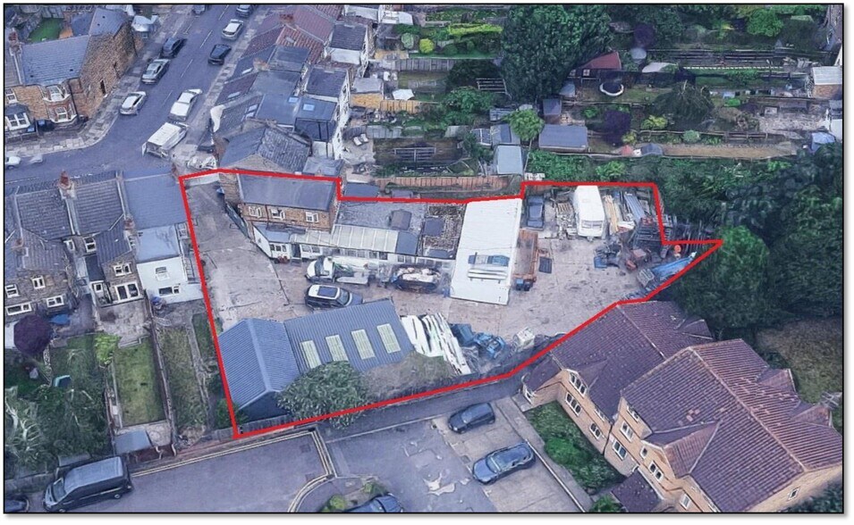 28 Burleigh Rd, Enfield for sale - Primary Photo - Image 1 of 1