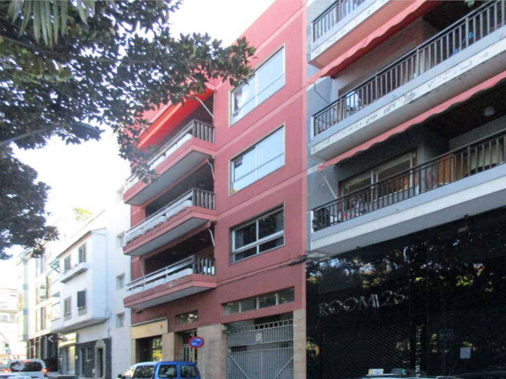 Calle Doctor José Naveiras, 28, Santa Cruz de Tenerife, Santa Cruz de Tenerife to rent Primary Photo- Image 1 of 2