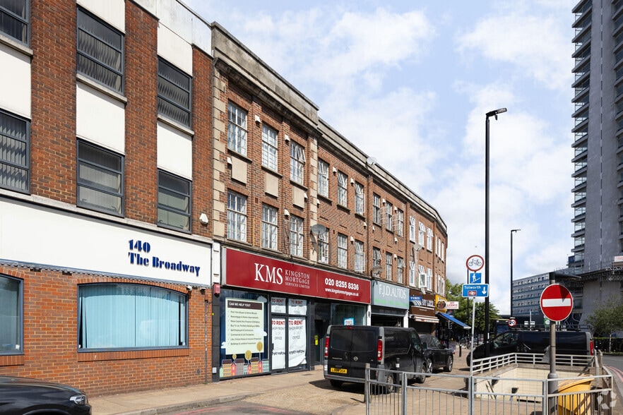 126-138 Tolworth Broadway, Surbiton for sale - Primary Photo - Image 2 of 19