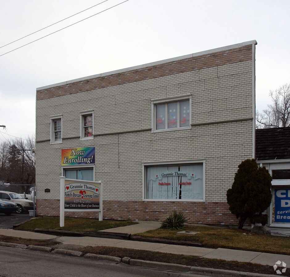 4206 Monroe St, Toledo 43606