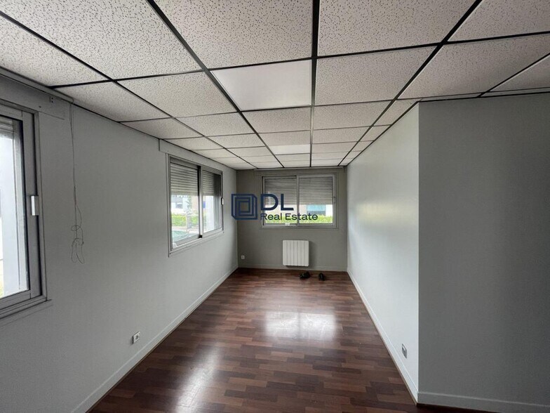 Industrial in Viry-Châtillon to rent - Interior Photo - Image 3 of 7