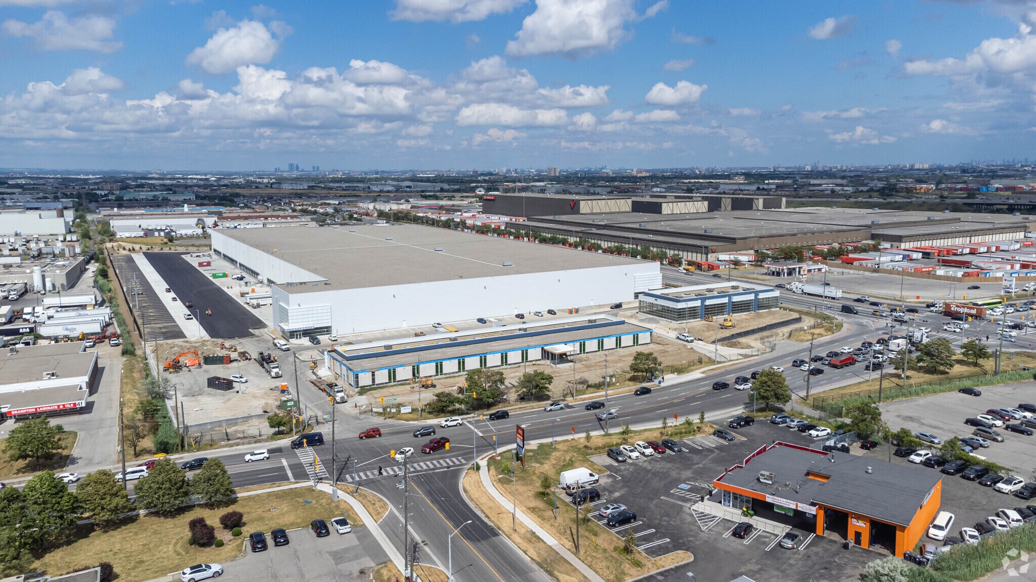 15 Bramalea Rd, Brampton, ON to rent Primary Photo- Image 1 of 3