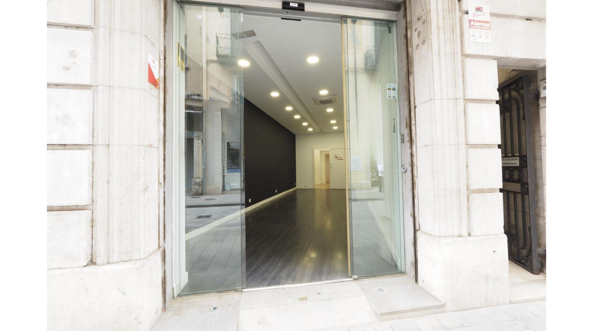 Retail in Figueres, Gerona to rent Interior Photo- Image 1 of 3