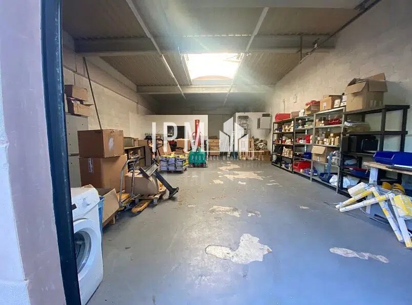 Light Industrial in Vitrolles to rent Interior Photo- Image 1 of 6