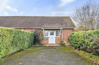 Castle End, Reading to rent Building Photo- Image 1 of 2