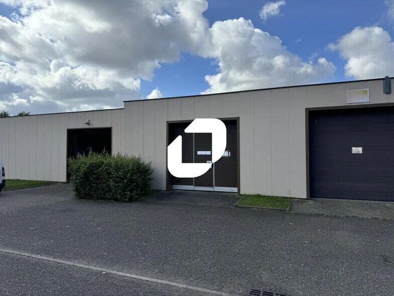 10 Rue Jean Monnet, Eckbolsheim to rent - Building Photo - Image 2 of 5