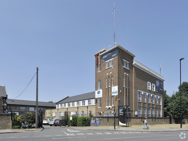 Windmill Ln, Southall for sale - Primary Photo - Image 1 of 1
