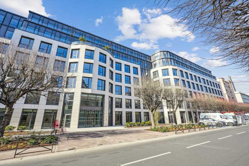 Office in Levallois-Perret to rent - Building Photo - Image 1 of 32