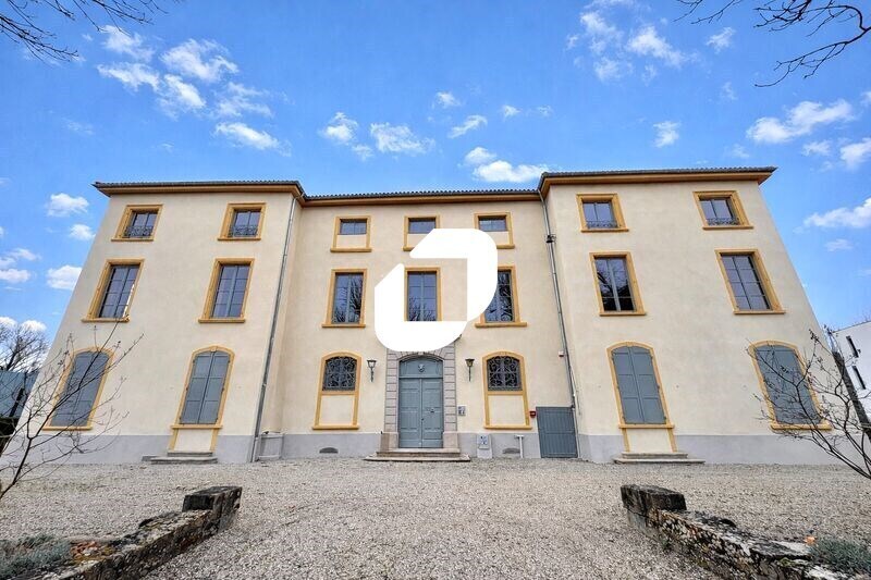 Rue D'Yvours, Irigny to rent - Building Photo - Image 2 of 13