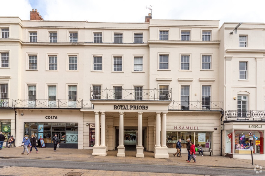 Royal Priors, Leamington Spa to rent - Building Photo - Image 3 of 6