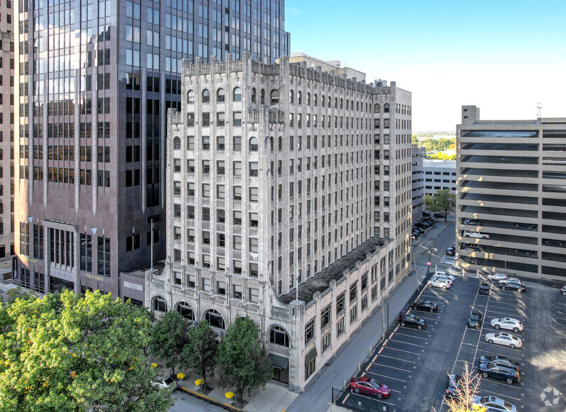 320 N. Meridian St. Indianapolis, IN 46204, Indianapolis, IN for rent - Building Photo - Image 1 of 9