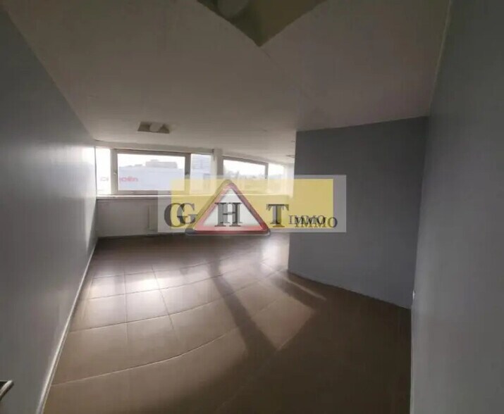 Office in Boissy-Saint-Léger to rent - Interior Photo - Image 1 of 2