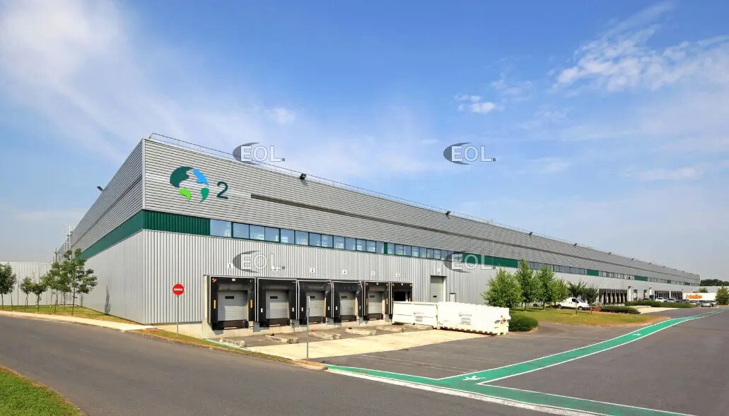 Industrial in Lisses to rent Building Photo- Image 1 of 7