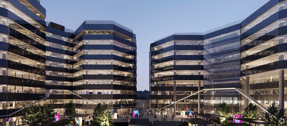 Travesía Costa Brava, 2-4, Madrid, Madrid to rent - Building Photo - Image 3 of 12