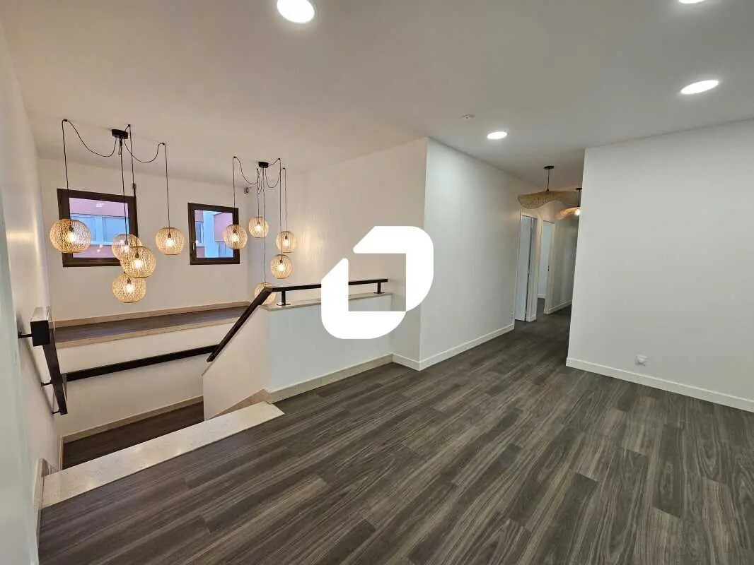 Office in Viroflay to rent Interior Photo- Image 1 of 15