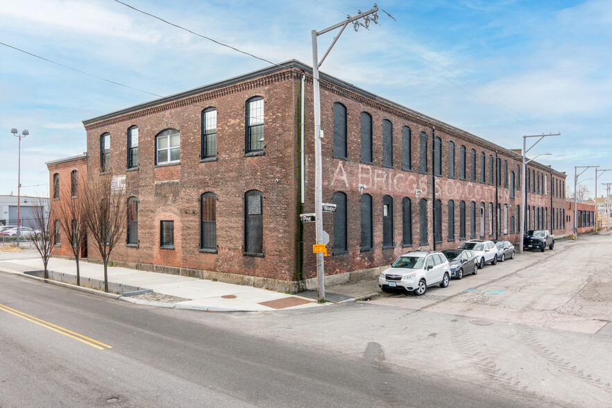 248 Pine St, Pawtucket, RI for sale - Building Photo - Image 1 of 28