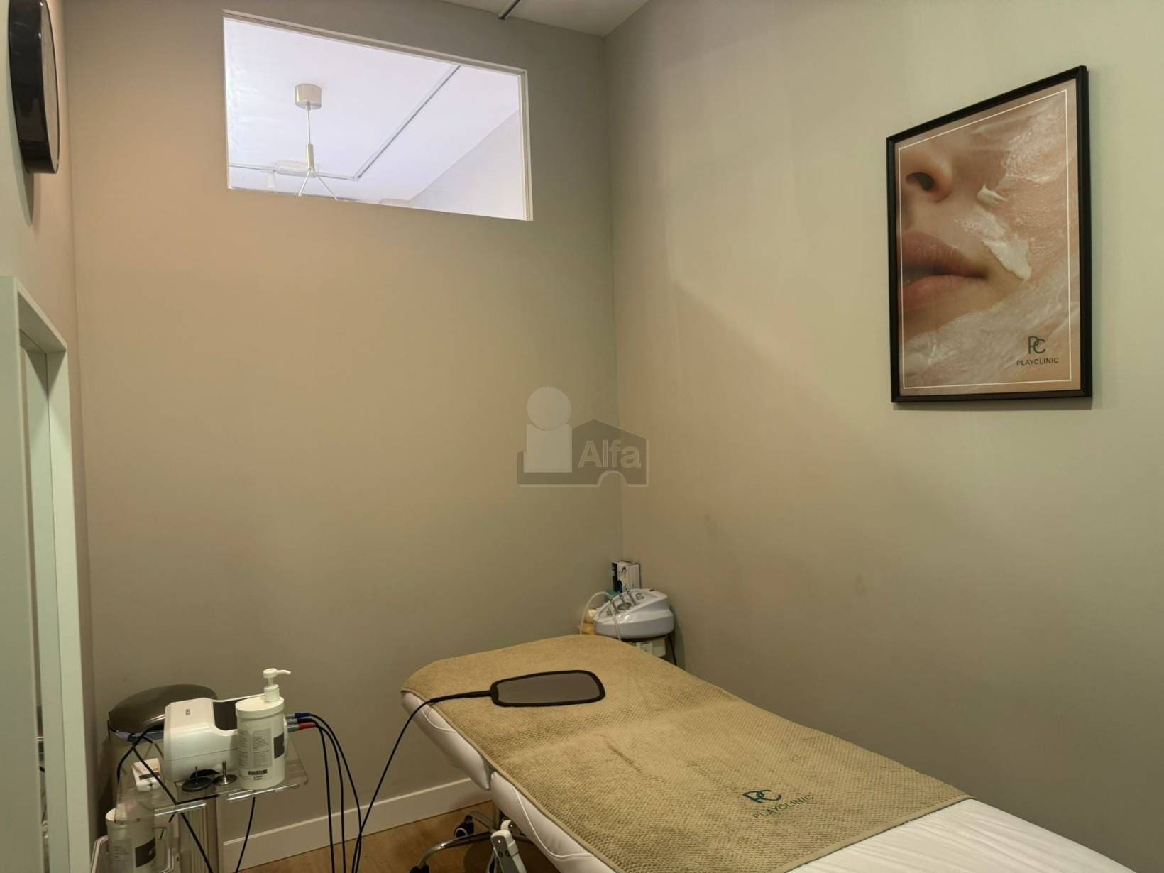 Retail in Madrid, Madrid to rent Interior Photo- Image 1 of 8