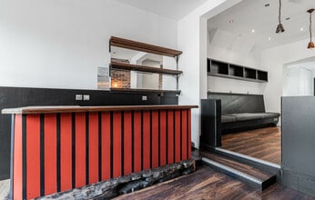 23 Park Rd, London to rent Interior Photo- Image 2 of 6