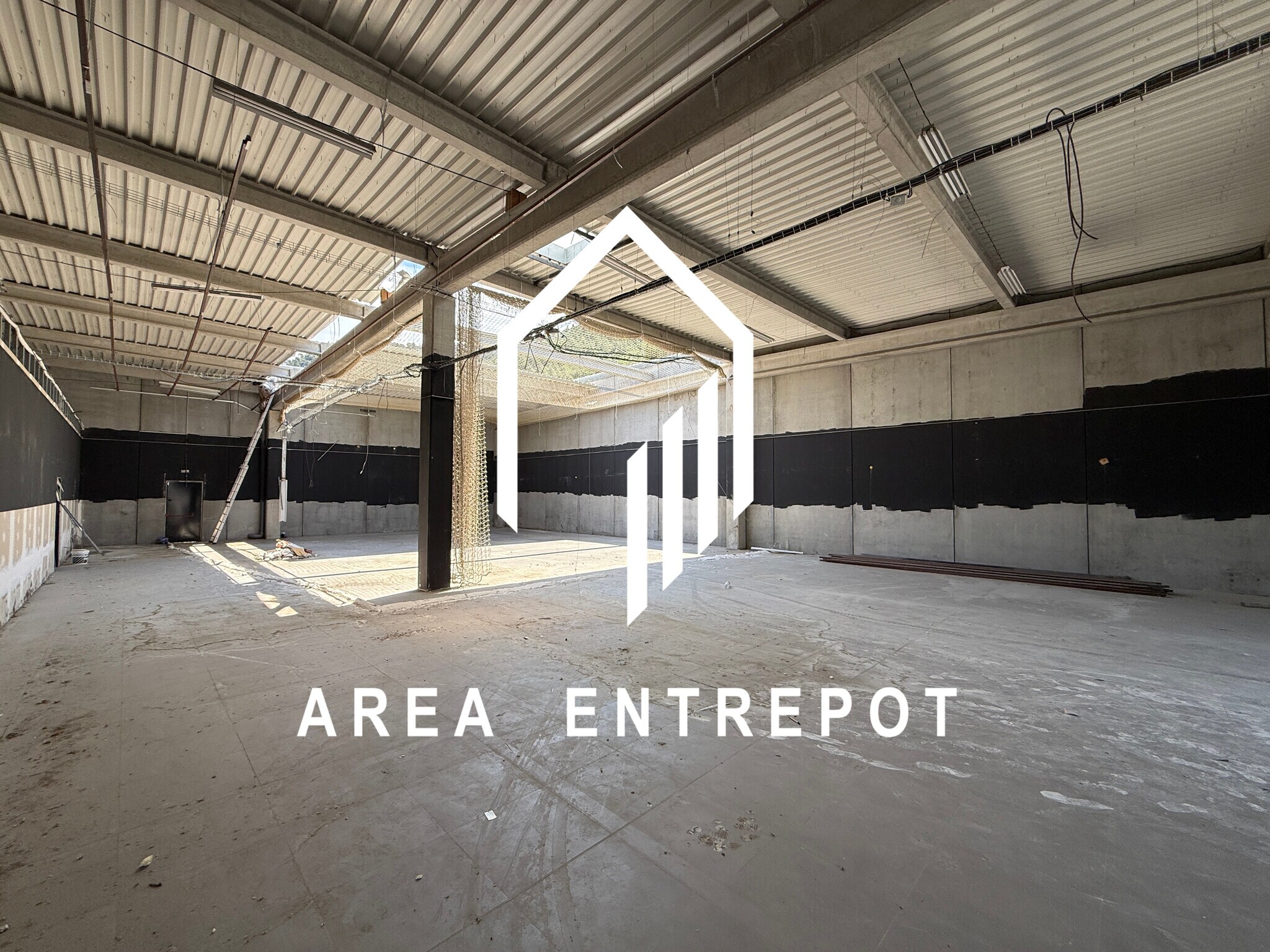 108 Rue Du Dirigeable, Aubagne to rent Building Photo- Image 1 of 6