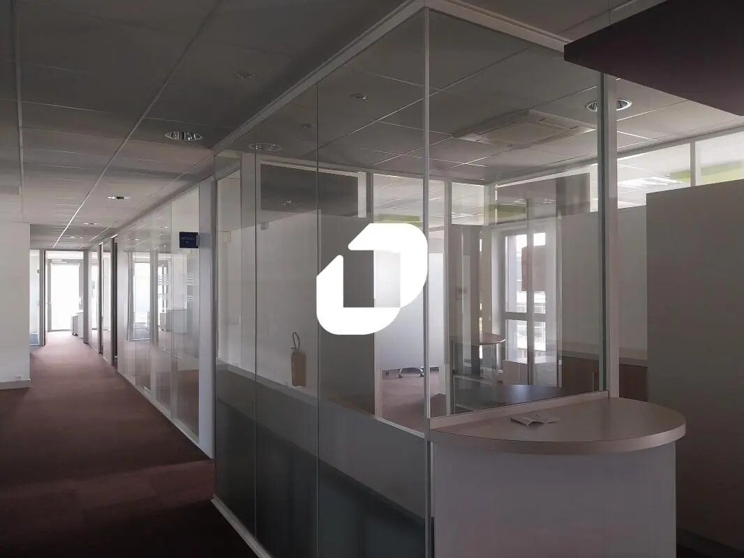 Office in Saint-Herblain for sale Interior Photo- Image 1 of 13