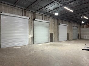 6101-6127 Long Dr, Houston, TX to rent Interior Photo- Image 1 of 2