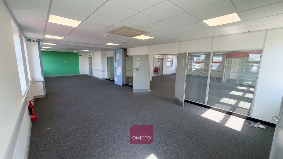 2 Victoria Way, Derby to rent - Building Photo - Image 3 of 8