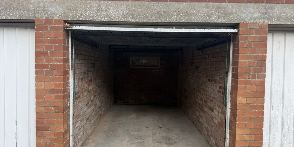 Maes-Yr-Awel, Radyr to rent - Interior Photo - Image 2 of 4