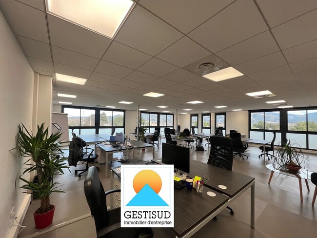 Location Bureaux 214 m²