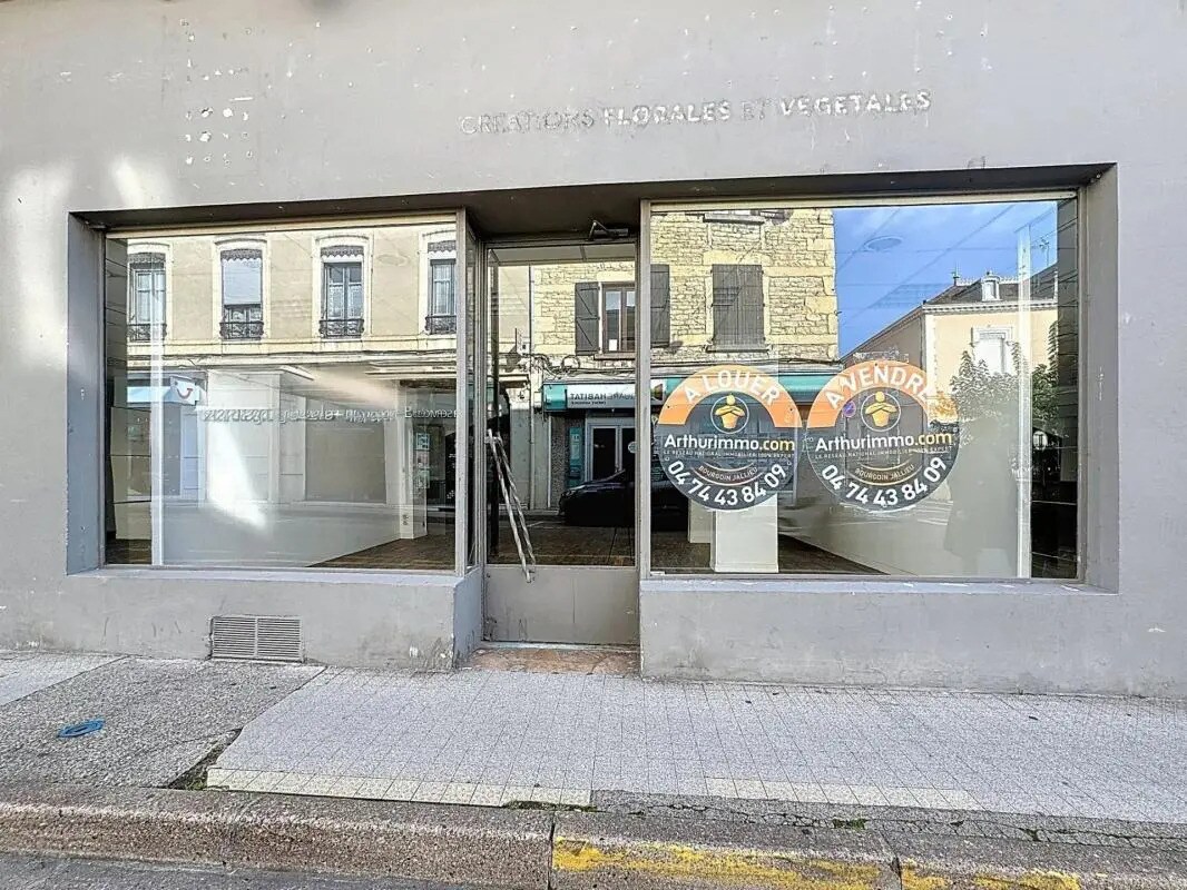 54 Rue De La République, Bourgoin-Jallieu for sale Building Photo- Image 1 of 12