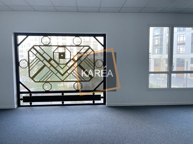 Office in Chessy for sale - Interior Photo - Image 3 of 5