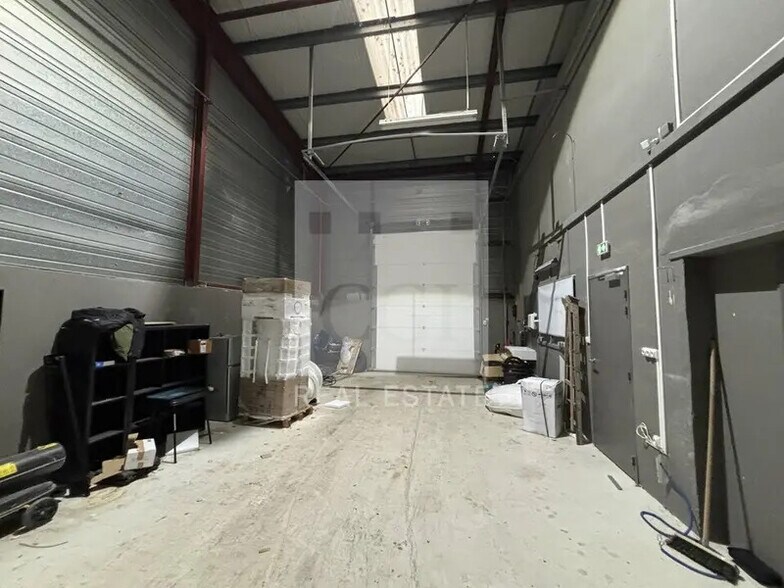 Light Industrial in Villeurbanne for sale - Interior Photo - Image 3 of 12