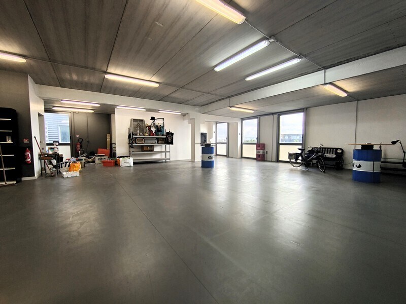 Industrial in Ferrières-en-Brie for sale Building Photo- Image 1 of 6