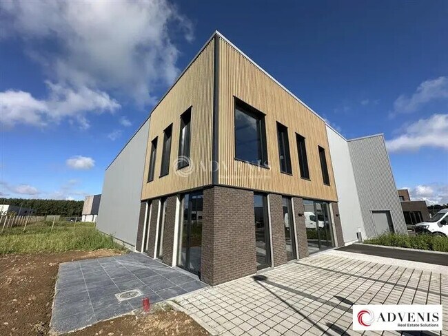 Location Entrepôt 540 m² à 2 043 m²