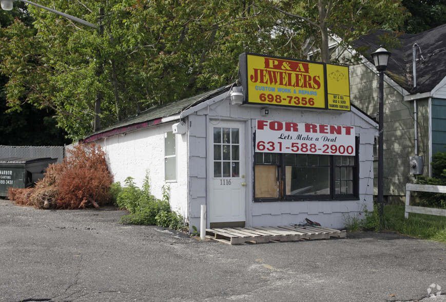 1116 Middle Country Rd, Selden, NY for sale - Building Photo - Image 2 of 4