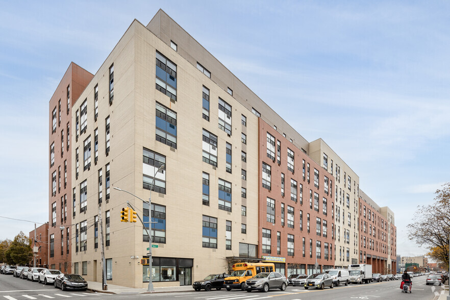 3970 3rd Ave, Bronx, NY for rent - Building Photo - Image 1 of 5