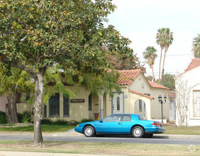 424 Truxtun Ave, Bakersfield, CA for sale Primary Photo- Image 1 of 1