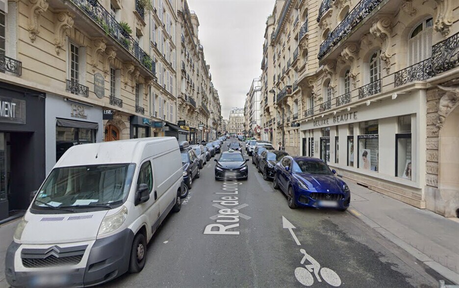 Retail in Paris to rent - Building Photo - Image 1 of 3