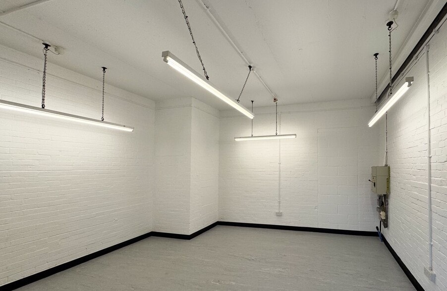 Old Wolverton Rd, Milton Keynes for sale - Building Photo - Image 3 of 4