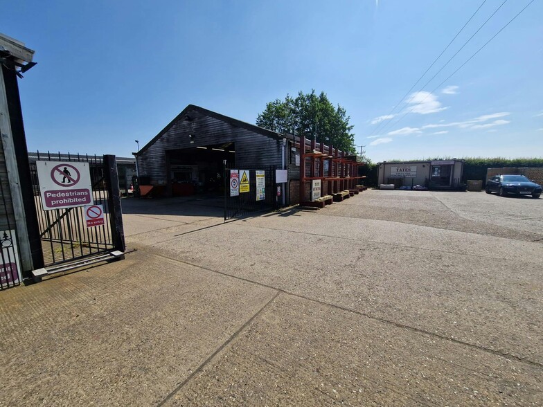 Court Ln, Hadlow for rent - Building Photo - Image 1 of 3